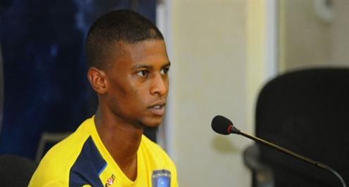 بالصور.. شقيقة هزازي تعيده من تركيا للرياض